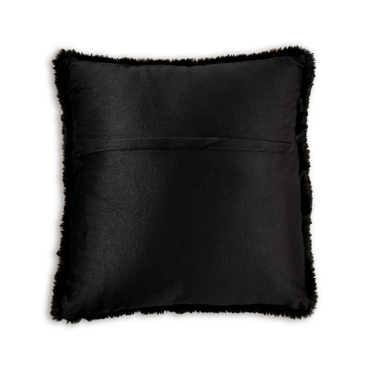 Gariland Pillow