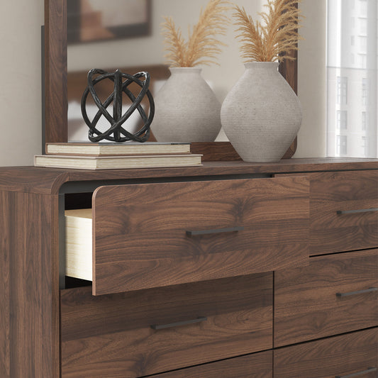 Hollinaze Dresser