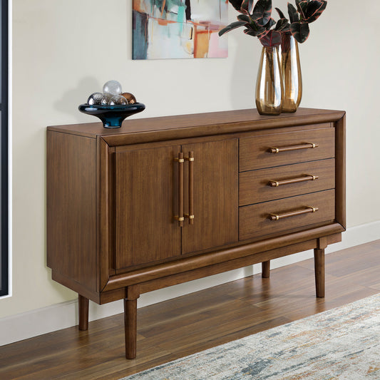 Lyncott Dining Room Server
