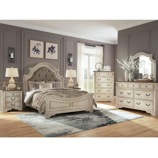 Realyn Bedroom Set